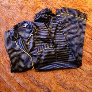 Vintage navy blue and yellow striped satin pajama set 
Size M